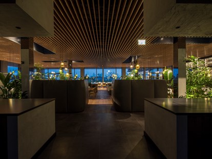 Luxusurlaub - Bar: Hotelbar - INFINITY Hotelrestaurant - Scheiblhofer The Resort