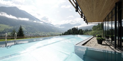 Luxusurlaub - Salzburg - Pool mit Aussicht Sommer DAS.GOLDBERG - Das Goldberg