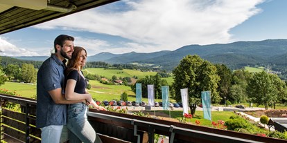 Luxusurlaub - Bayern - Panoramablick direkt aus dem Zimmer - Hotel Sonnenhof Lam im Bayerischen Wald