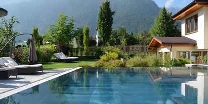 Luxusurlaub - Tiroler Unterland - Außenpool Verwöhnhotel Kristall - Verwöhnhotel Kristall