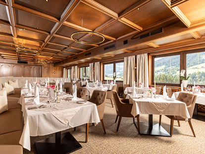 Luxusurlaub - Tirol - Stilvolles Restaurant im Genusshotel Der Alpbacherhof - Alpbacherhof****s - Mountain & Spa Resort