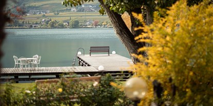 Luxusurlaub - Südtirol - Die Parkanlage im Herbst - Parc Hotel am See