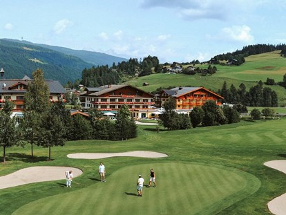 Luxusurlaub - Bar: Hotelbar - Golfhotel direkt am Golfplatz Radstadt im Salzburger Land - Hotel Gut Weissenhof ****S