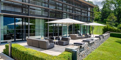 Luxusurlaub - Bayern - Terrasse von einem der Tagungsräume - Hotel DAS TEGERNSEE