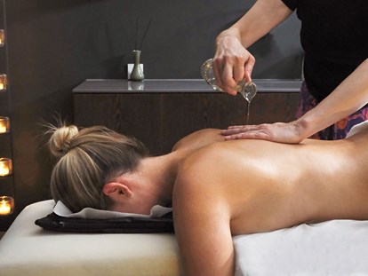 Luxusurlaub - Bar: Hotelbar - Physiotherapie & Massagen - Allgäu Sonne