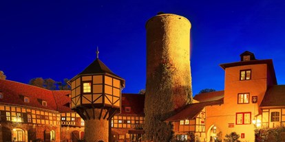 Luxusurlaub - Deutschland - Innenhof Nacht - Wasserschloss Westerburg