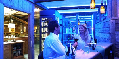 Luxusurlaub - Salzburg - Genießen Sie den Abend in unserer Weinbar mit Weindegustationen vom Diplom-Sommelier. - Schlosshotel Lacknerhof****S Flachau
