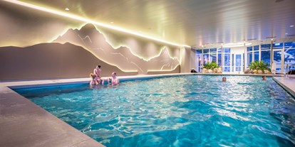 Luxusurlaub - Schweiz - Wellness im Hotel Belvedere Grindelwald: Schwimmbad, 6x14m - Belvedere Swiss Quality Hotel Grindelwald