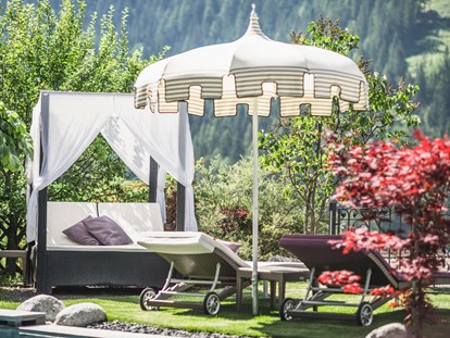 Luxusurlaub - Bar: Hotelbar - Garten  - Alpin Garden Luxury Maison & Spa