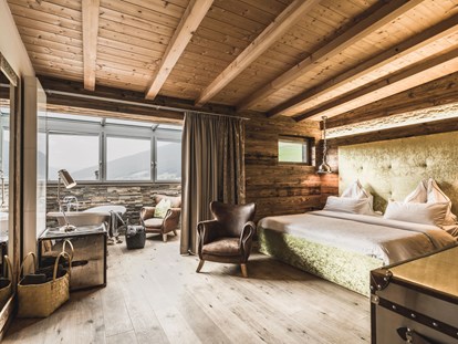 Luxusurlaub - Bar: Hotelbar - Chalet Design Alpin - Alpin Garden Luxury Maison & Spa