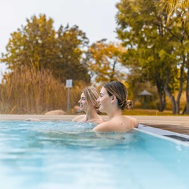 Luxushotel: Outdoor-Relax Pool im Saunadorf  - VILA VITA Pannonia